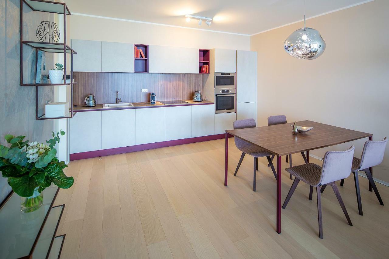 Apartma Deluxe With Swimming Pool